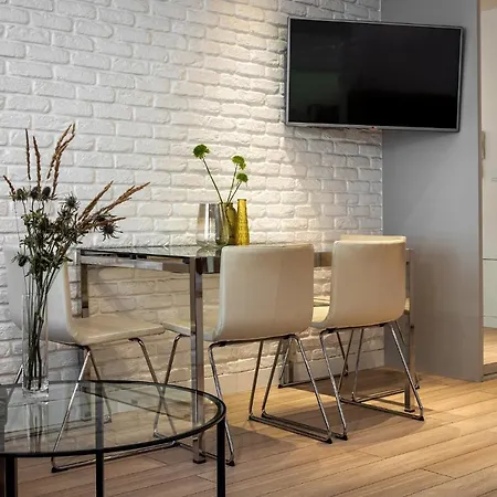 Апартаменты Apartamenty-wroc Golden House *